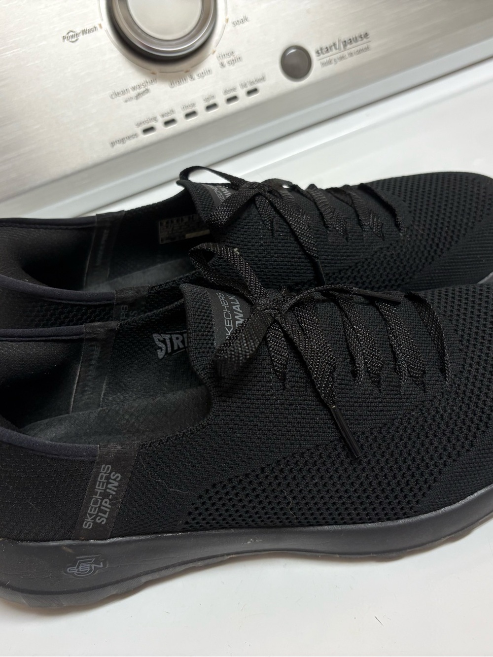 Skechers women’s Black Slip-Ins Athletic Lace-Up Sneakers